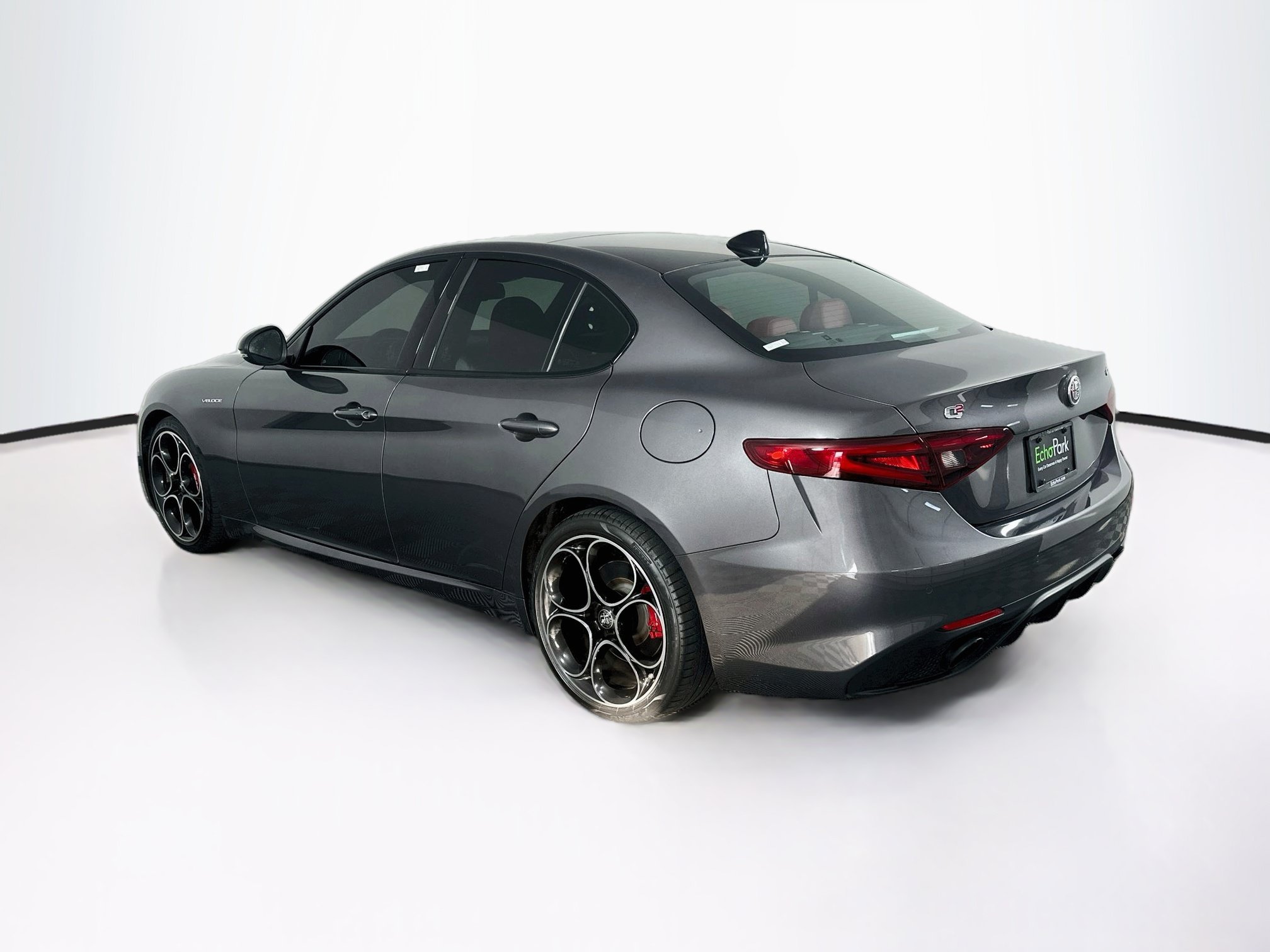 Used 2023 Alfa Romeo Giulia Veloce RWD image 5