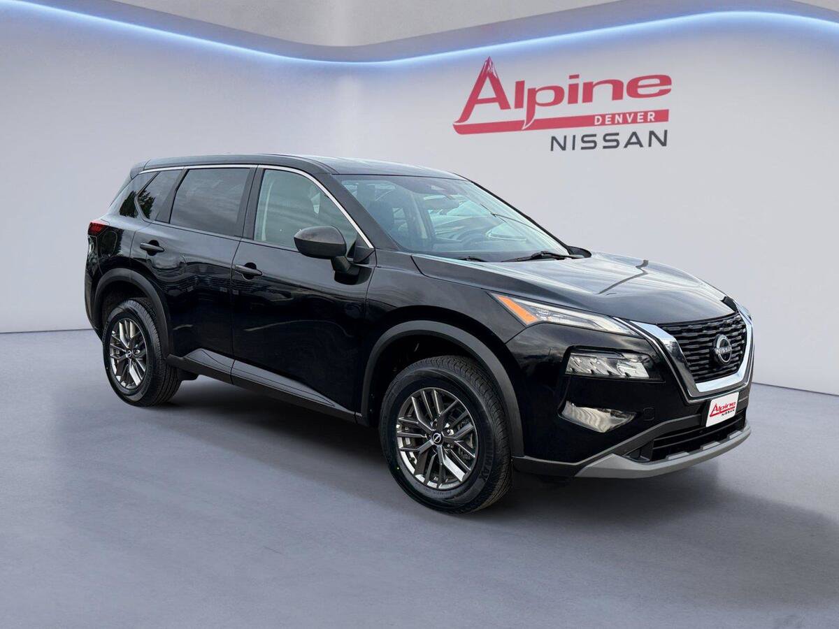 Used 2023 Nissan Rogue S AWD/4WD image 7