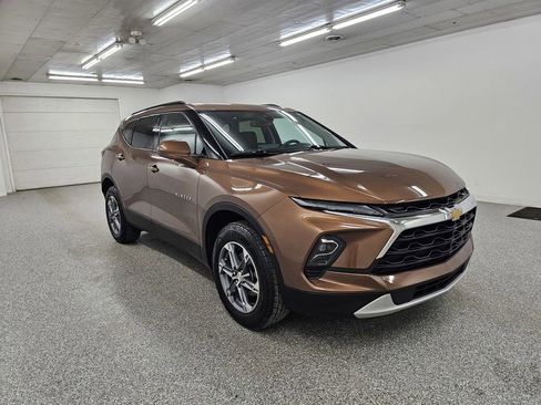 Used 2023 Chevrolet Blazer LT w/ Convenience Package FWD image 3