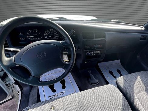 Used 1996 Toyota T100 DX image 8