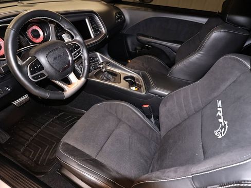 Used 2022 Dodge Challenger SRT Hellcat w/ Plus Package RWD image 29
