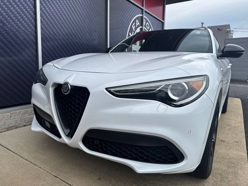 Used 2023 Alfa Romeo Stelvio Veloce AWD/4WD image 18