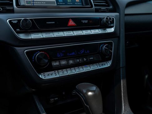 Used 2018 Hyundai Sonata Limited FWD image 17