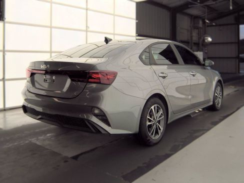 Used 2024 Kia Forte LXS FWD image 6