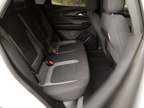 Used 2025 Chevrolet TrailBlazer LT FWD image 25