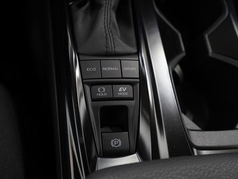 Used 2025 Toyota Camry LE image 22