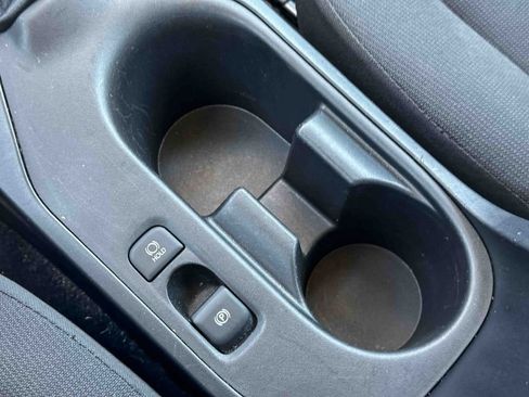 Used 2025 Toyota Corolla LE FWD image 33