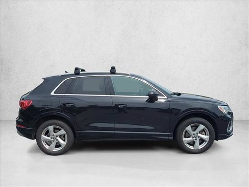 Used 2019 Audi Q3 2.0T Premium Plus w/ Premium Plus Package AWD/4WD image 4