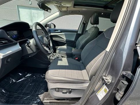 Used 2023 Volkswagen Taos SE w/ Panoramic Sunroof Package AWD/4WD image 23