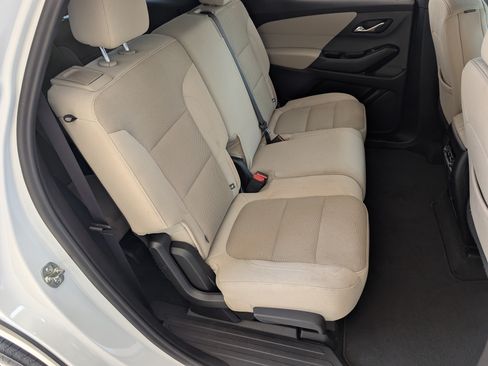 Used 2023 Chevrolet Traverse LS FWD image 20