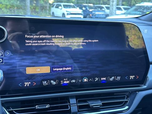 New 2025 Chevrolet Equinox EV RS image 25