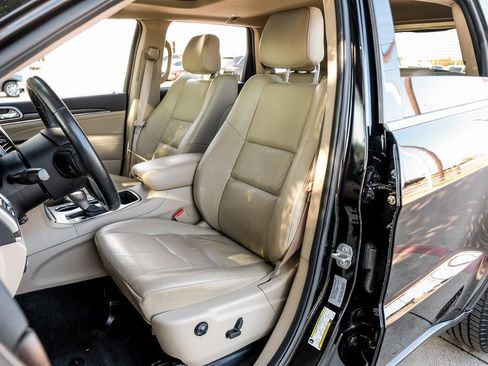 Used 2018 Jeep Grand Cherokee Limited image 8