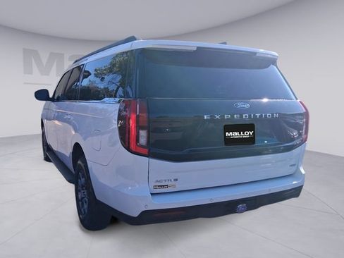 Used 2025 Ford Expedition Max Active AWD/4WD image 2