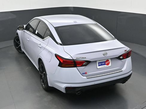 Used 2023 Nissan Altima 2.5 SR FWD image 30