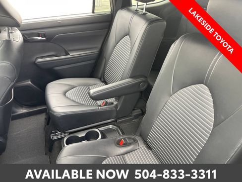 Certified 2024 Toyota Highlander XSE FWD image 22