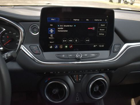 Used 2024 Chevrolet Blazer LT w/ Convenience Package FWD image 27