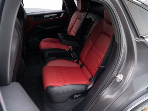 Certified 2024 Porsche Cayenne Turbo GT image 30