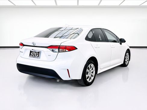 Used 2023 Toyota Corolla LE FWD image 4