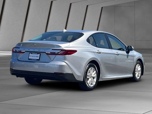 Used 2025 Toyota Camry LE FWD image 4