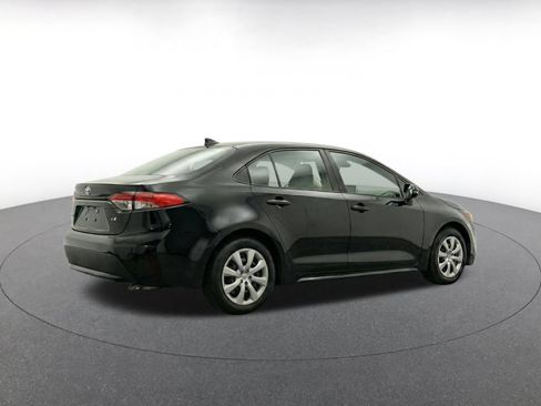 Used 2025 Toyota Corolla LE FWD image 9