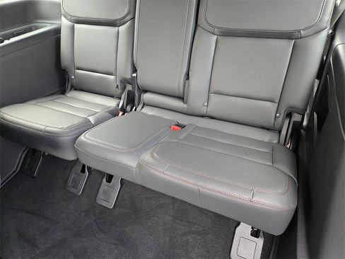 Used 2025 Ford Expedition Active image 31