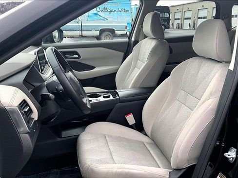 Used 2025 Nissan Rogue SV image 25