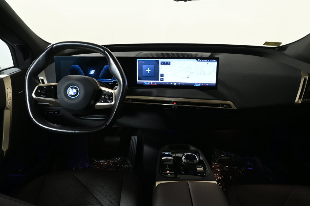 Certified 2024 BMW iX xDrive50 w/ Convenience Package AWD/4WD image 4