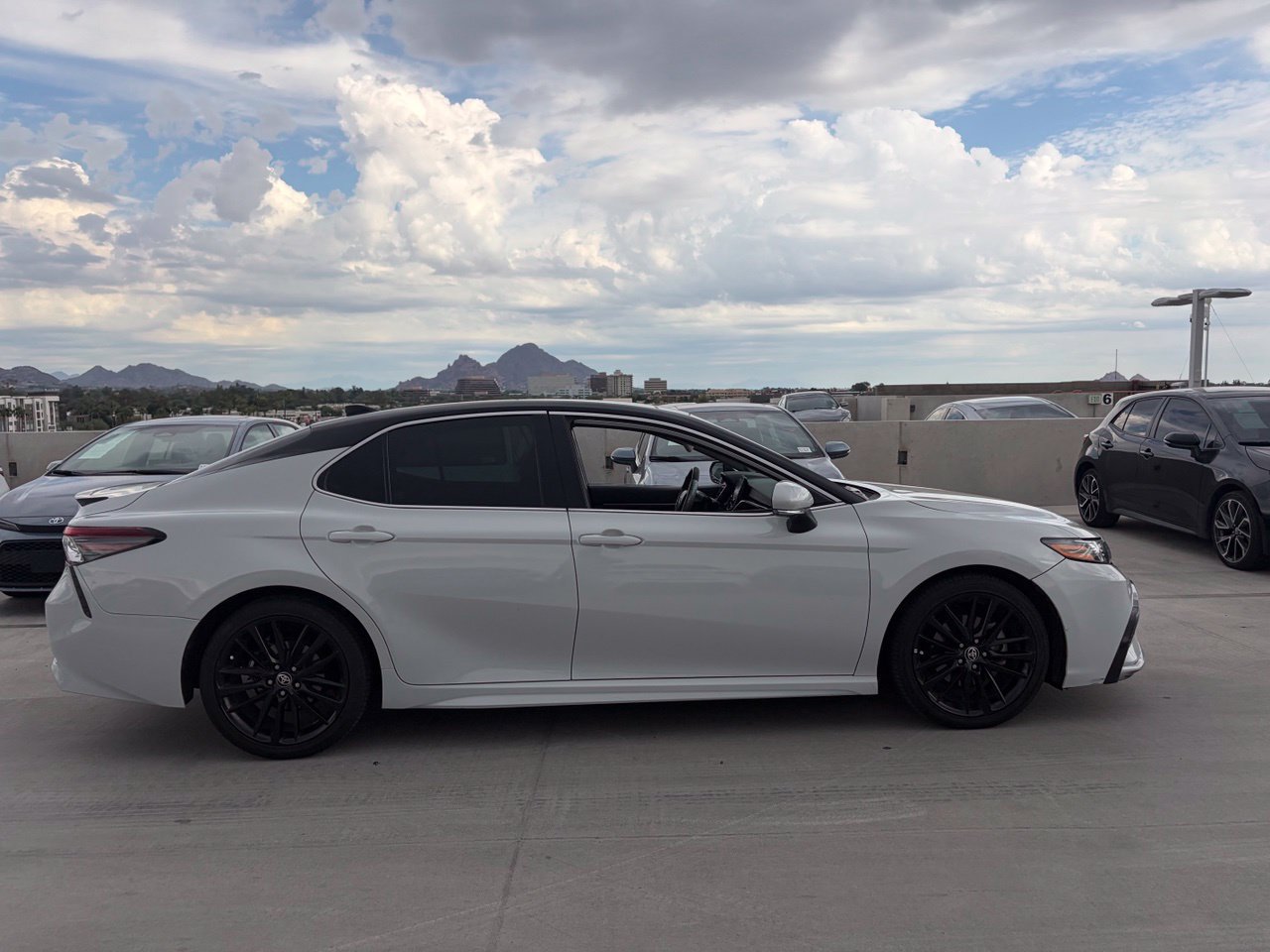 Used 2022 Toyota Camry XSE w/ Navigation Package FWD image 3