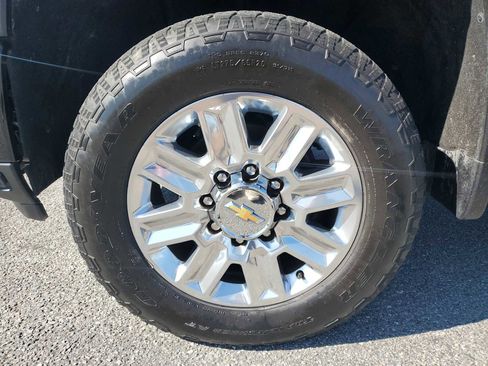 Certified 2024 Chevrolet Silverado 2500 High Country w/ Technology Package image 10