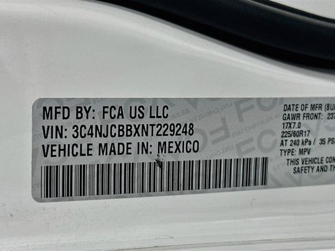 Used 2022 Jeep Compass Latitude w/ Sun and Sound Group FWD image 32