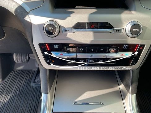 Used 2021 Ford Explorer XLT w/ Equipment Group 202A image 17