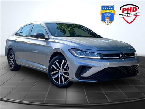 Used 2025 Volkswagen Jetta Sport FWD image 1