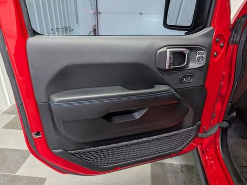 Used 2024 Jeep Wrangler Unlimited Rubicon 4xe image 11