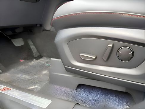 New 2026 Ford Explorer ST-Line image 17