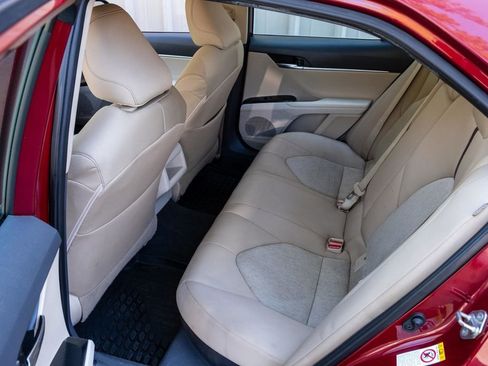 Used 2019 Toyota Camry LE image 30