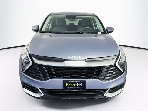 Used 2025 Kia Sportage LX FWD image 2