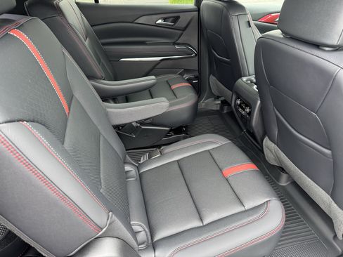 New 2026 Chevrolet Traverse RS w/ LPO, Floor Liner Package AWD/4WD image 21