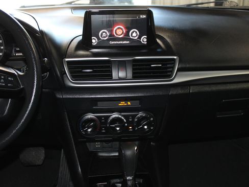 Used 2017 MAZDA MAZDA3 Sport FWD image 13