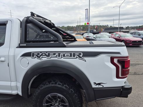 Used 2019 Ford F150 Raptor w/ Equipment Group 802A Luxury image 9