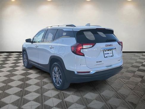 Used 2024 GMC Terrain SLT image 7