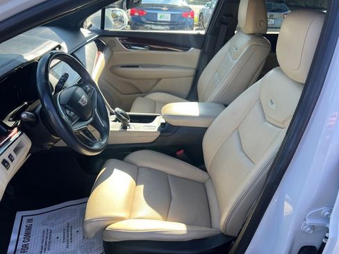 Used 2017 Cadillac XT5 Premium Luxury image 11