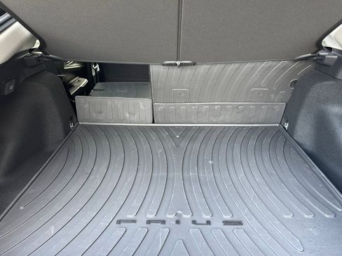 New 2026 Toyota Prius SE image 14