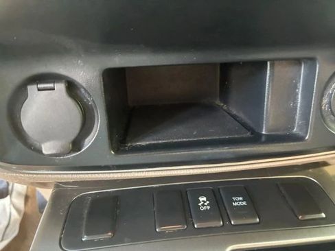 Used 2013 Nissan Armada SV image 12