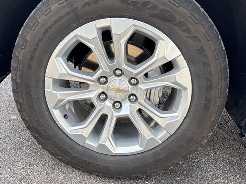 Used 2023 Chevrolet Silverado 1500 LTZ image 24