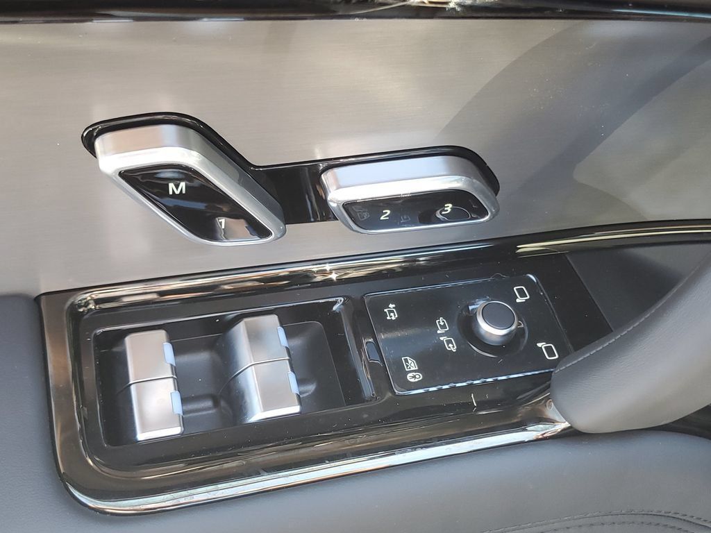New 2027 Land Rover Range Rover Sport SE AWD/4WD image 11
