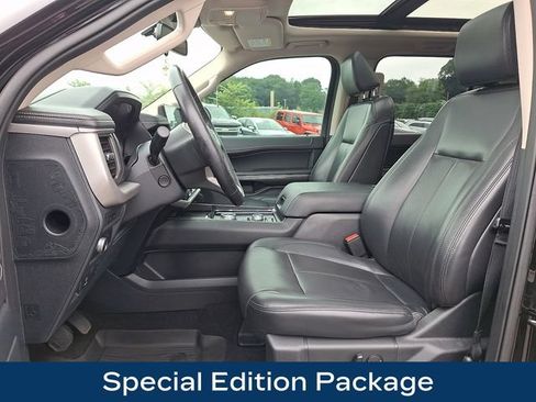 Used 2022 Ford Expedition Max XLT AWD/4WD image 2