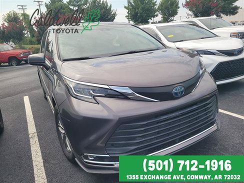 Certified 2021 Toyota Sienna XLE FWD image 8