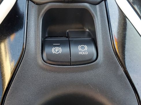 Used 2021 Toyota Corolla LE image 27