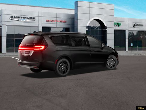 New 2027 Chrysler Pacifica Limited AWD/4WD image 8