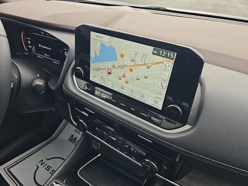 Used 2023 Nissan Rogue Platinum w/ Platinum Premium Package image 18